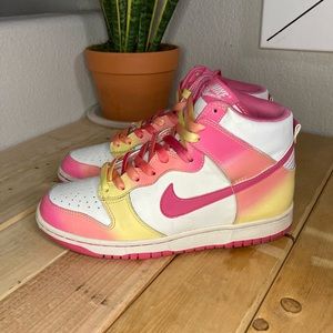 Nike Air Dunk “Pink Rainbow” (2008)